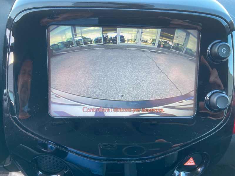 TOYOTA Aygo 5p 1.0 x-play AuToMaTica