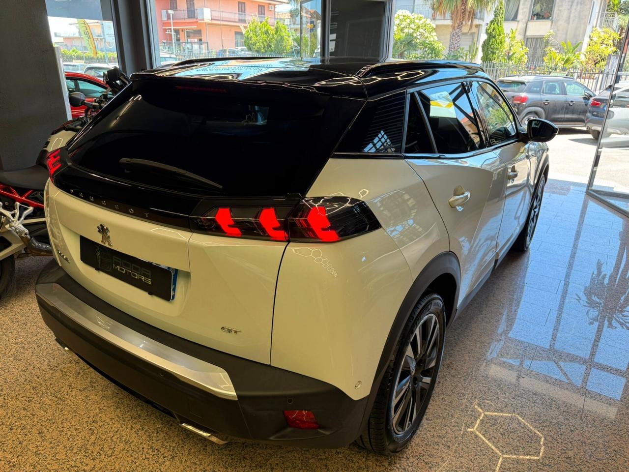 Peugeot 2008 PureTech 155 S&S EAT8 GT