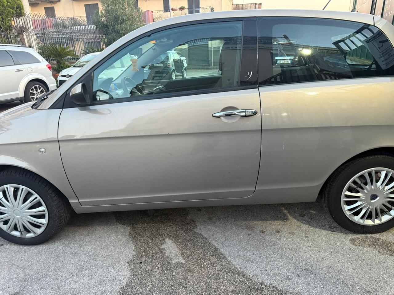 Lancia Ypsilon 1.3 MJT 75 CV Platino