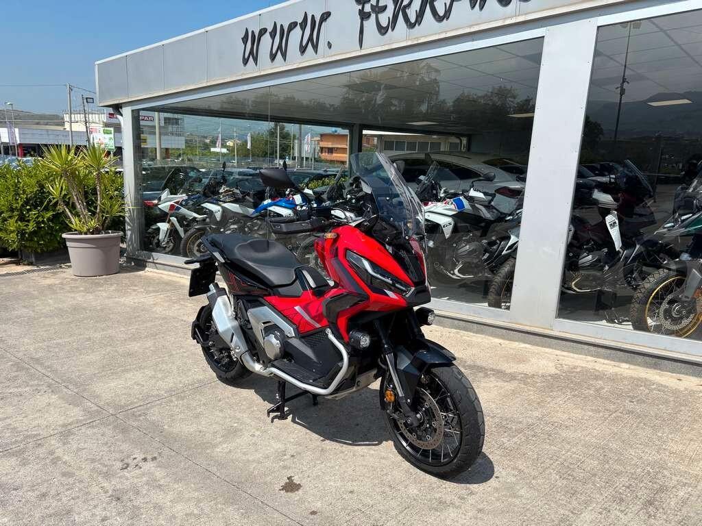 Honda X-ADV 750 2023 / KM 10.000 Tua a solo 109 Euro al mese