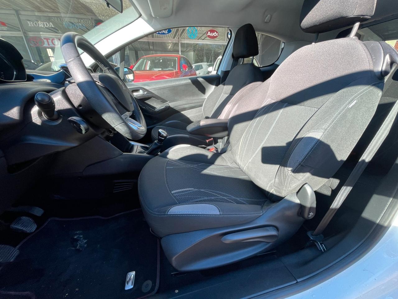 Peugeot 208 1.2 VTi 82 CV 3 porte Serie Speciale S