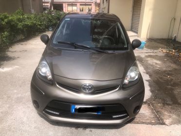 Toyota Aygo 1.0 12V VVT-i 5 porte connect - 2014