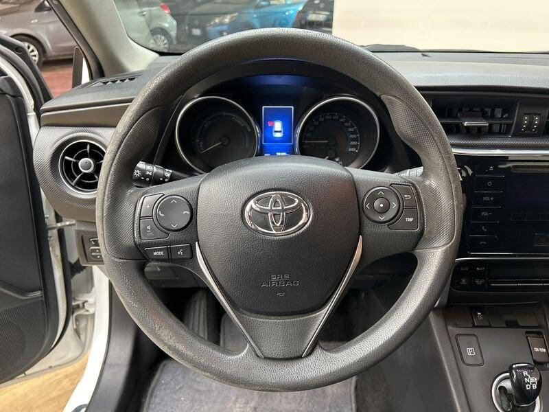 Toyota Auris Touring Sports 1.8 hybrid Cool cvt