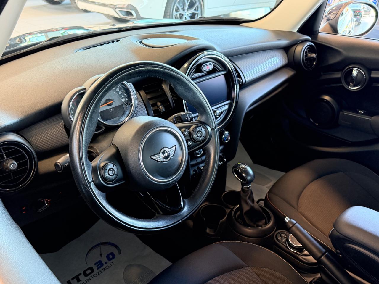 Mini 1.5 Cooper D Hype 5 porte JCW auto