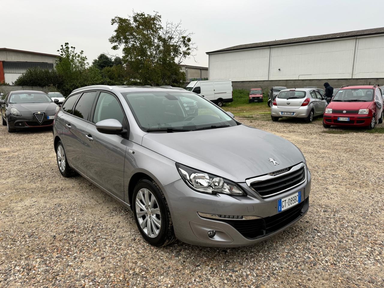 Peugeot 308 2017 1.2 benzina 110CV