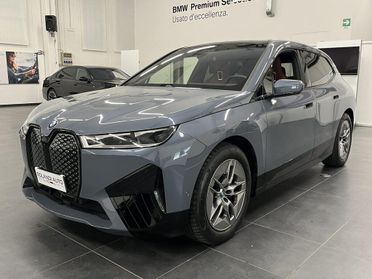 BMW iX 50 pacchetto sportivo xDrive
