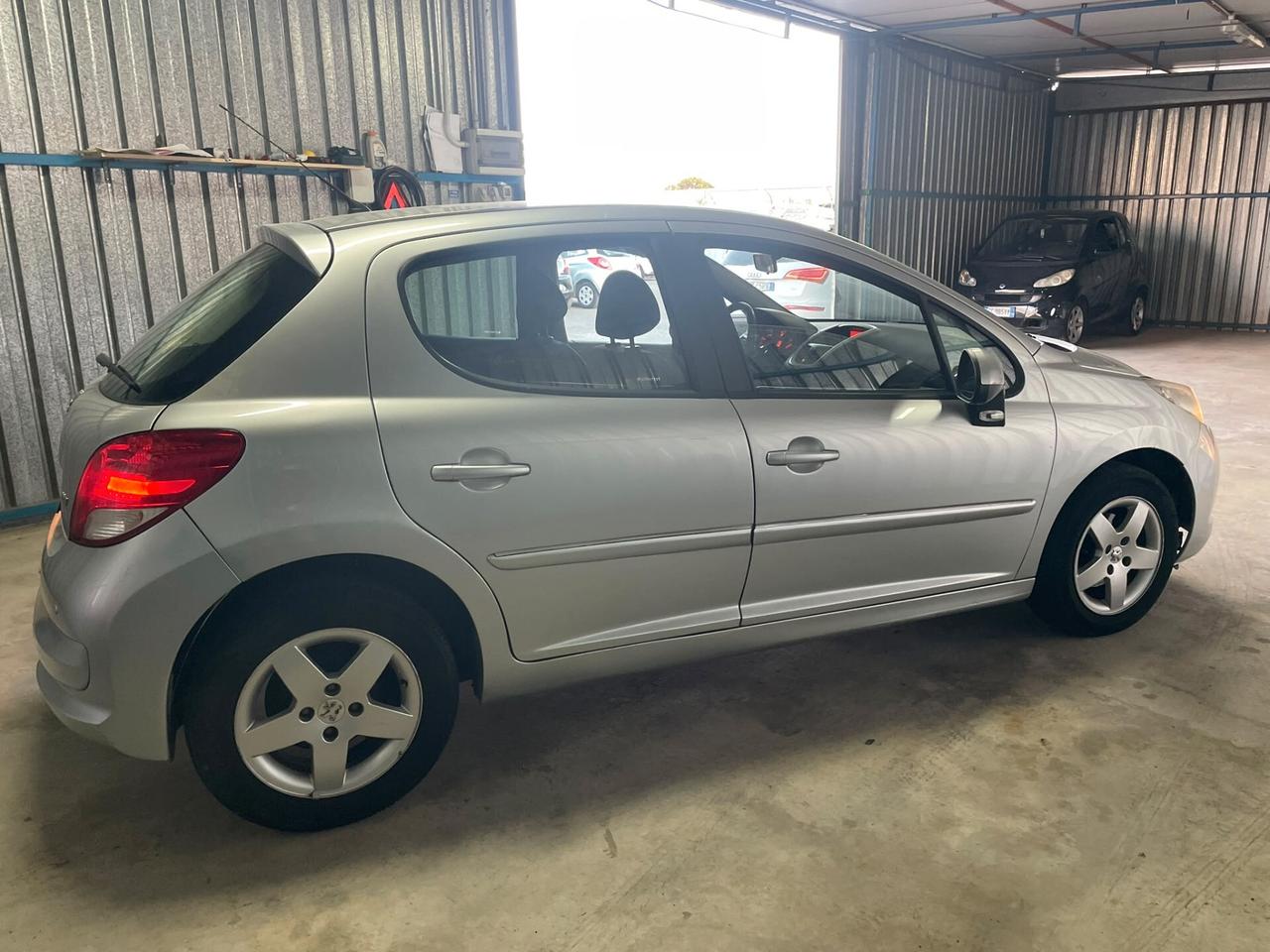 Peugeot 207 118.000 km NEOPATENTATI