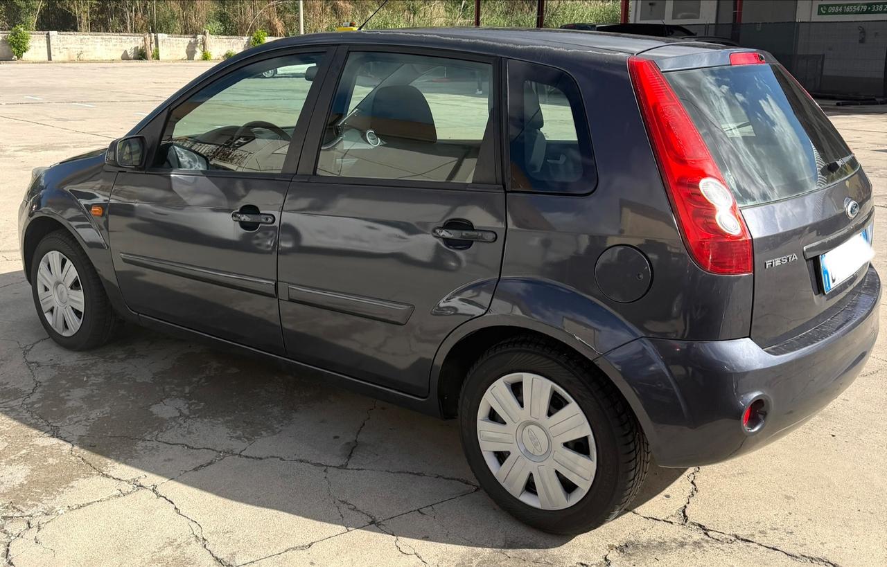 Ford Fiesta 1.2 16V 5p. Titanium