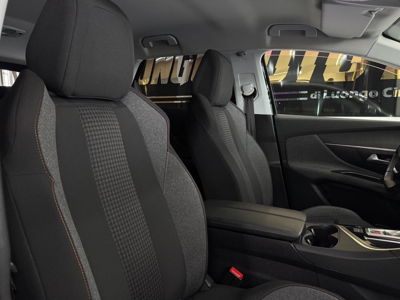 Peugeot 3008 BlueHDi 130 EAT8 Allure