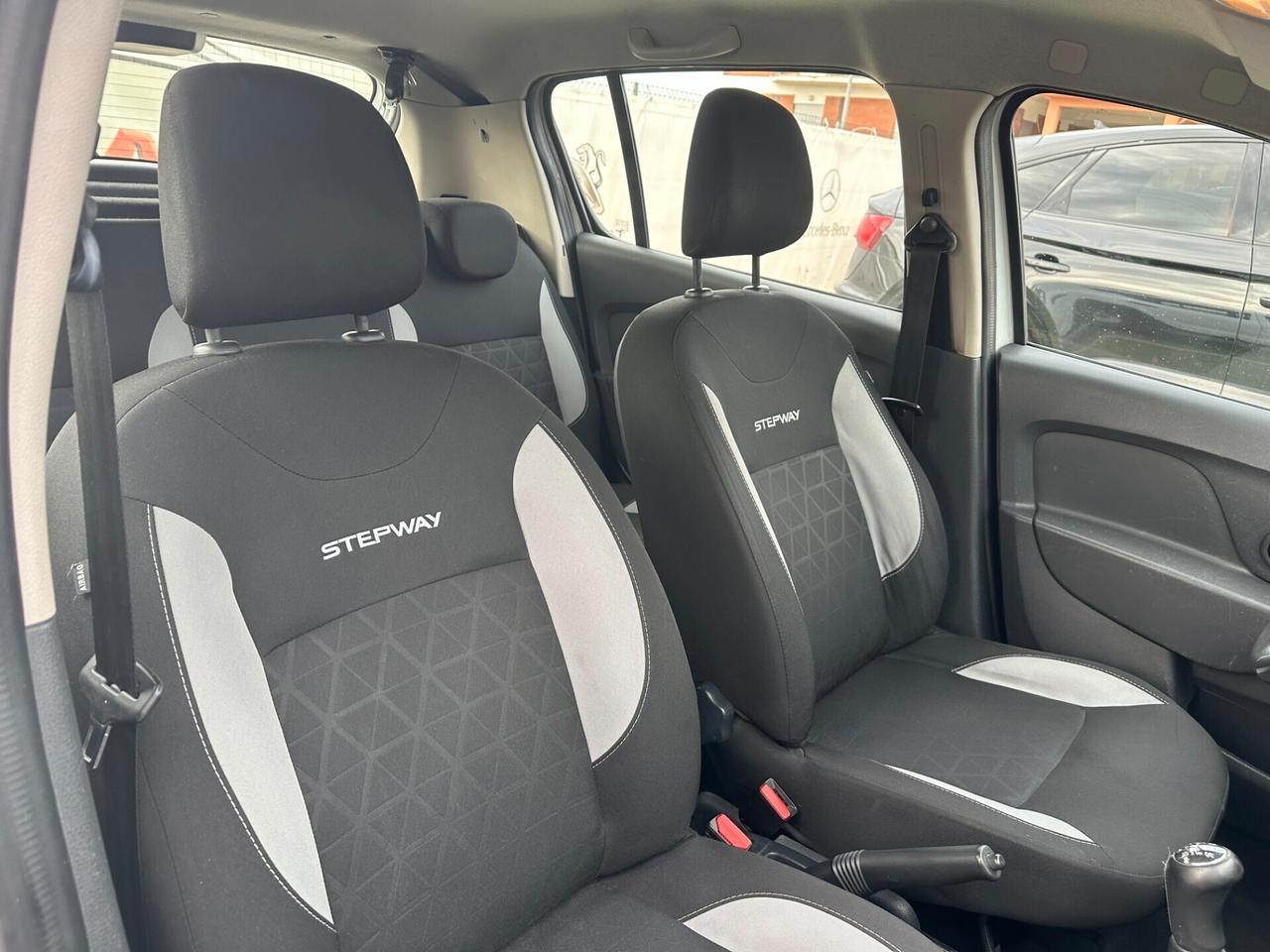 Dacia Sandero STEPWAY*0.9*PRESTIGE*GPL*NAVI*BLUETOOTH*NEOPA*