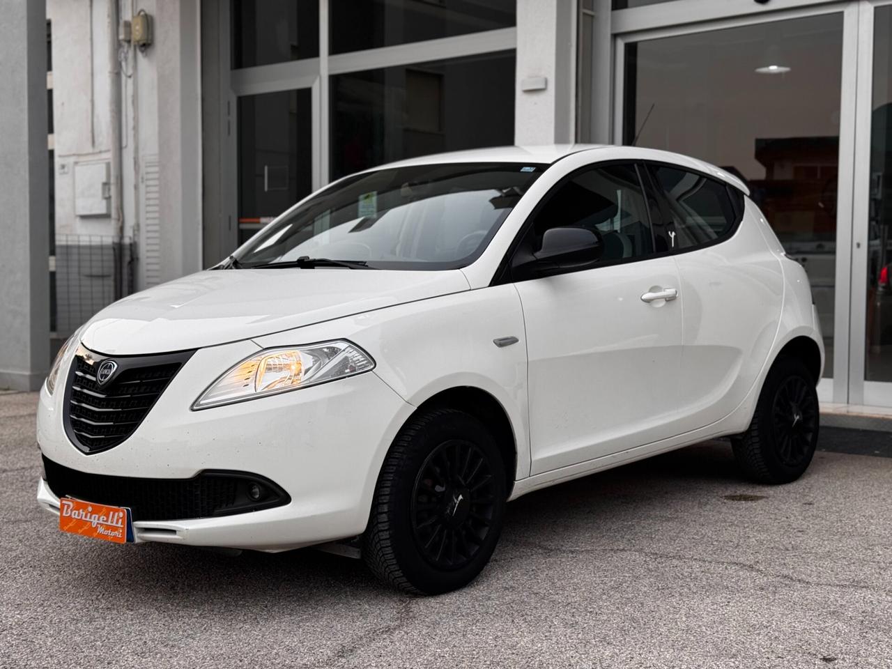 Lancia Ypsilon 0.9 TwinAir 85 CV 5 porte Metano Ecochic Elefantino