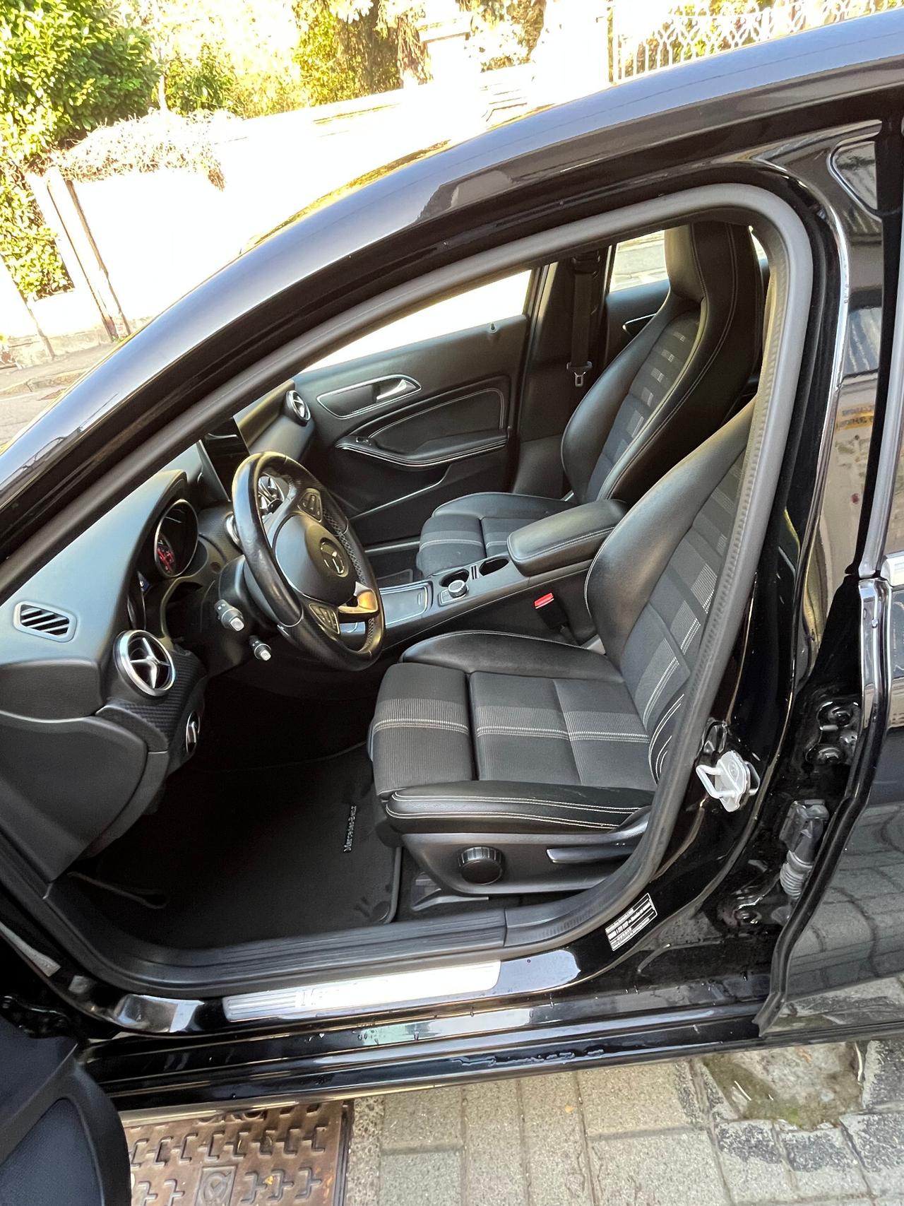 MERCEDES A180D SPORT - CAMBIO AUTOMATICO - ANCHE PER NEOPATENTATI