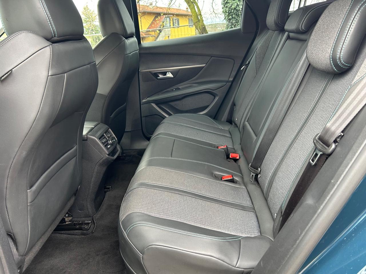 Peugeot 3008 Hybrid 225 e-EAT8 Allure