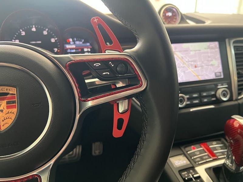Porsche Macan -