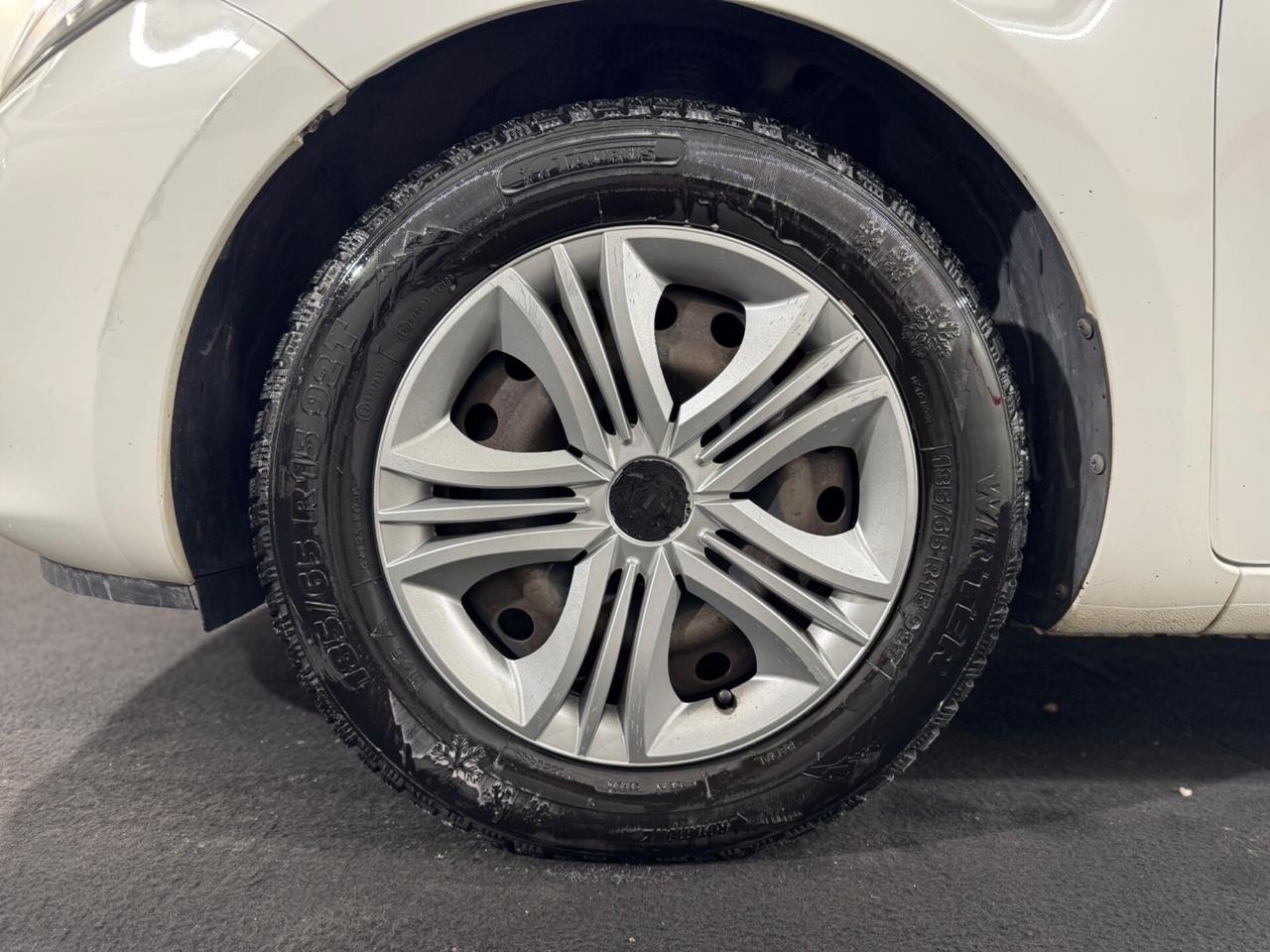 Kia Rio 1.2 CVVT 5p. * NEOPATENTATI* * REGALO SPECIALE DA AUTOWEB *