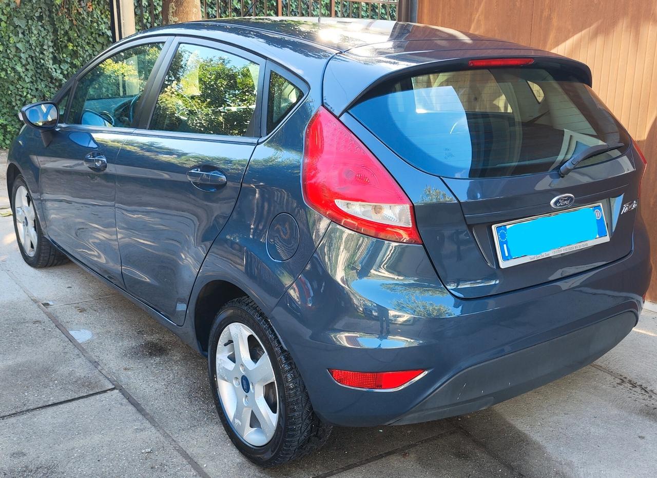 Ford Fiesta 1.4 TDCi 70CV 5 porte Titanium