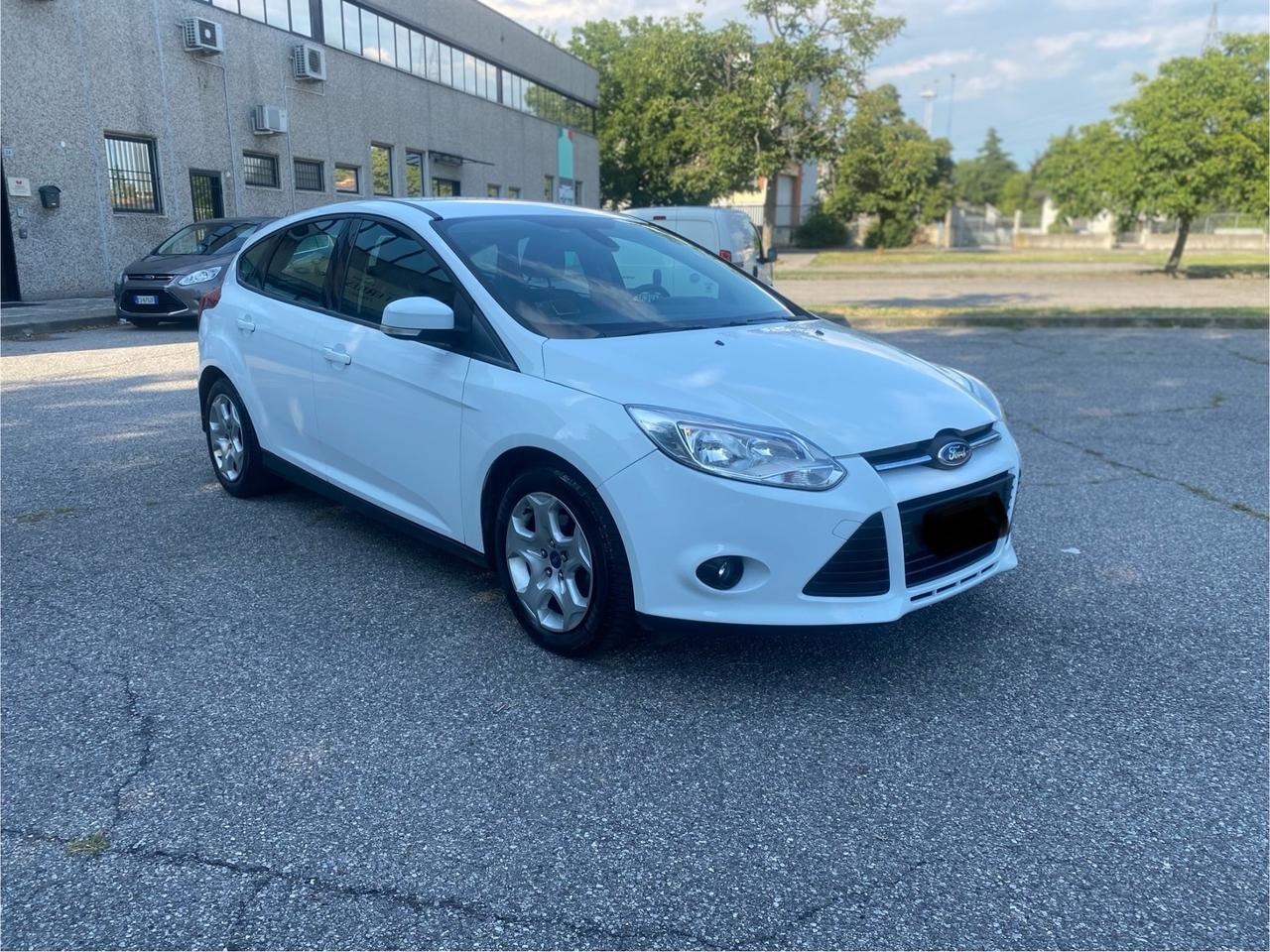Ford Focus 1.6 120 CV GPL berlina 5 porte