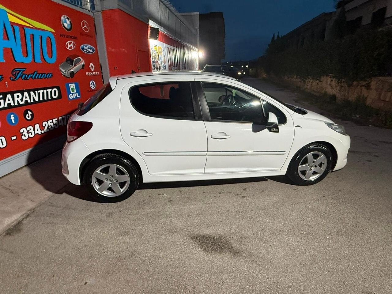 Peugeot 207 1.4 95cv Active - 2011