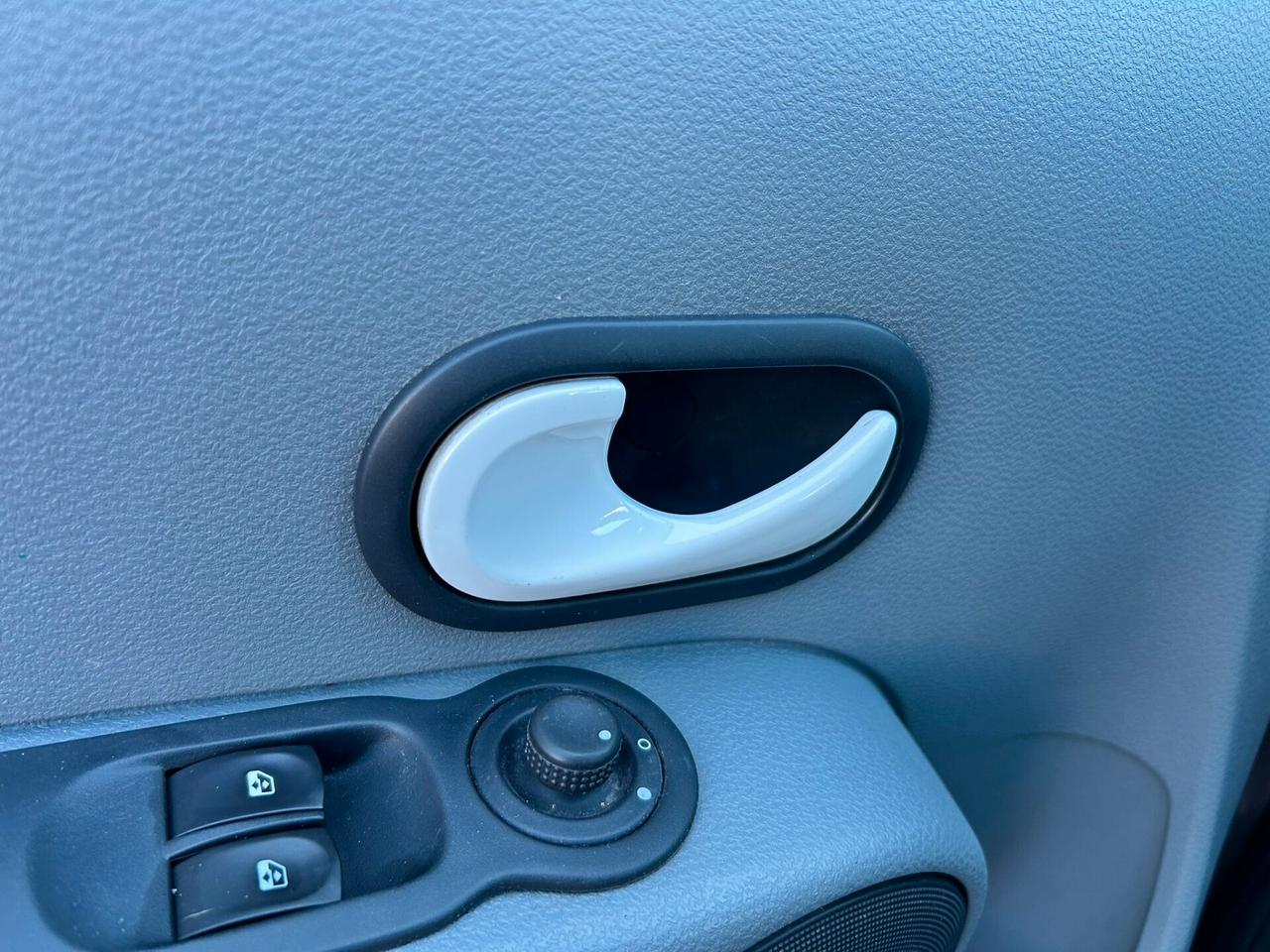 Renault Modus 1.2B X NEOPATENTATI 2011