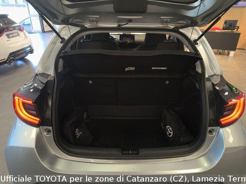 Toyota Yaris Hybrid Trend MY22