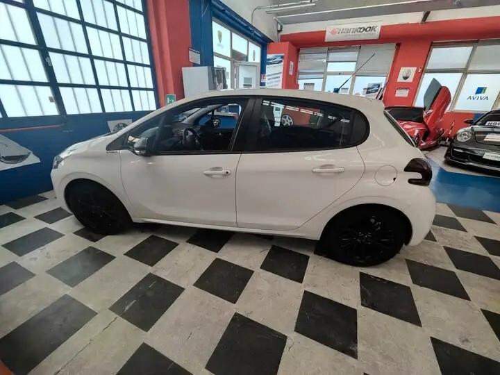 Peugeot 208 PureTech 82 5 porte Allure
