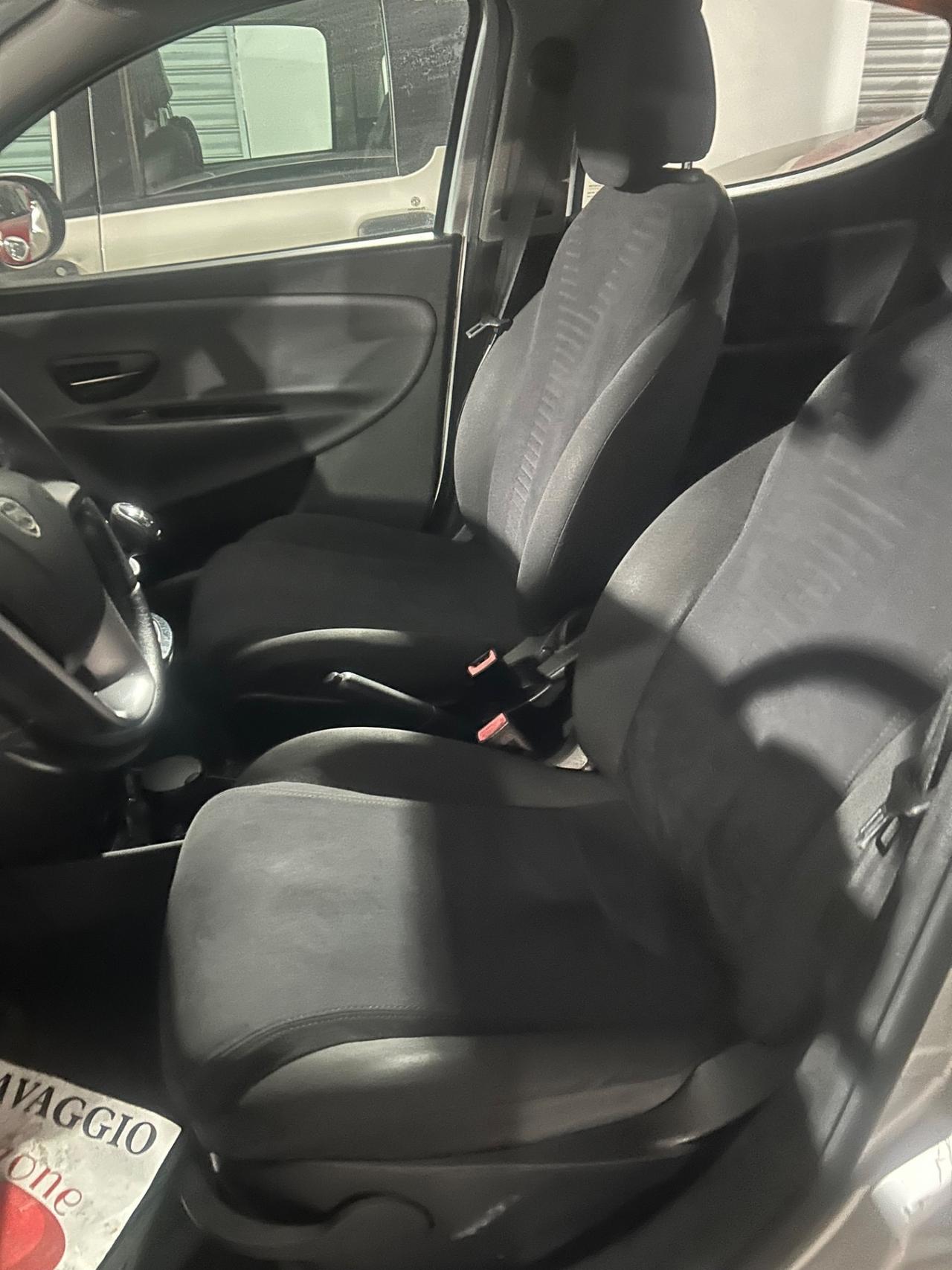 Lancia Ypsilon 1.2 69 CV 5 porte GPL