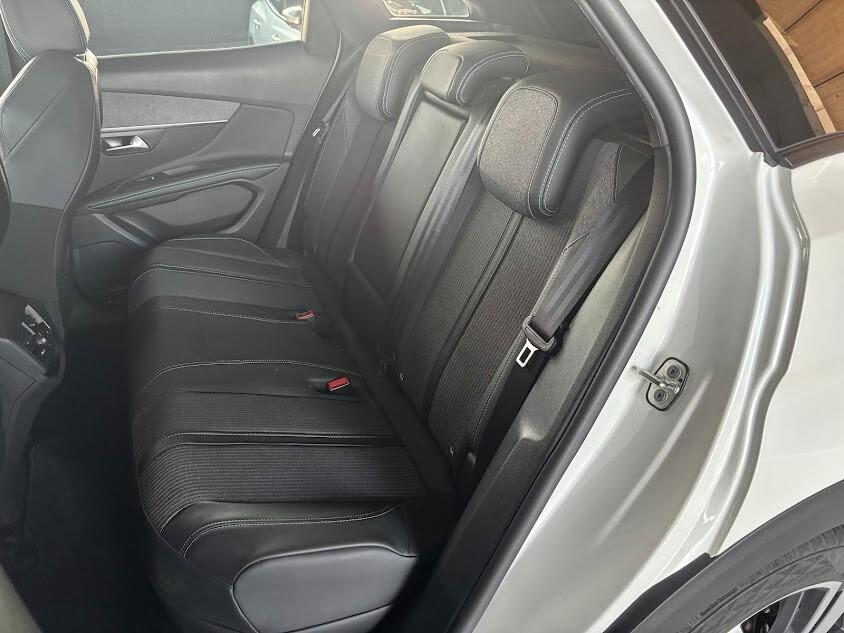 Peugeot 3008 Hybrid 225 e-EAT8 Allure Pack