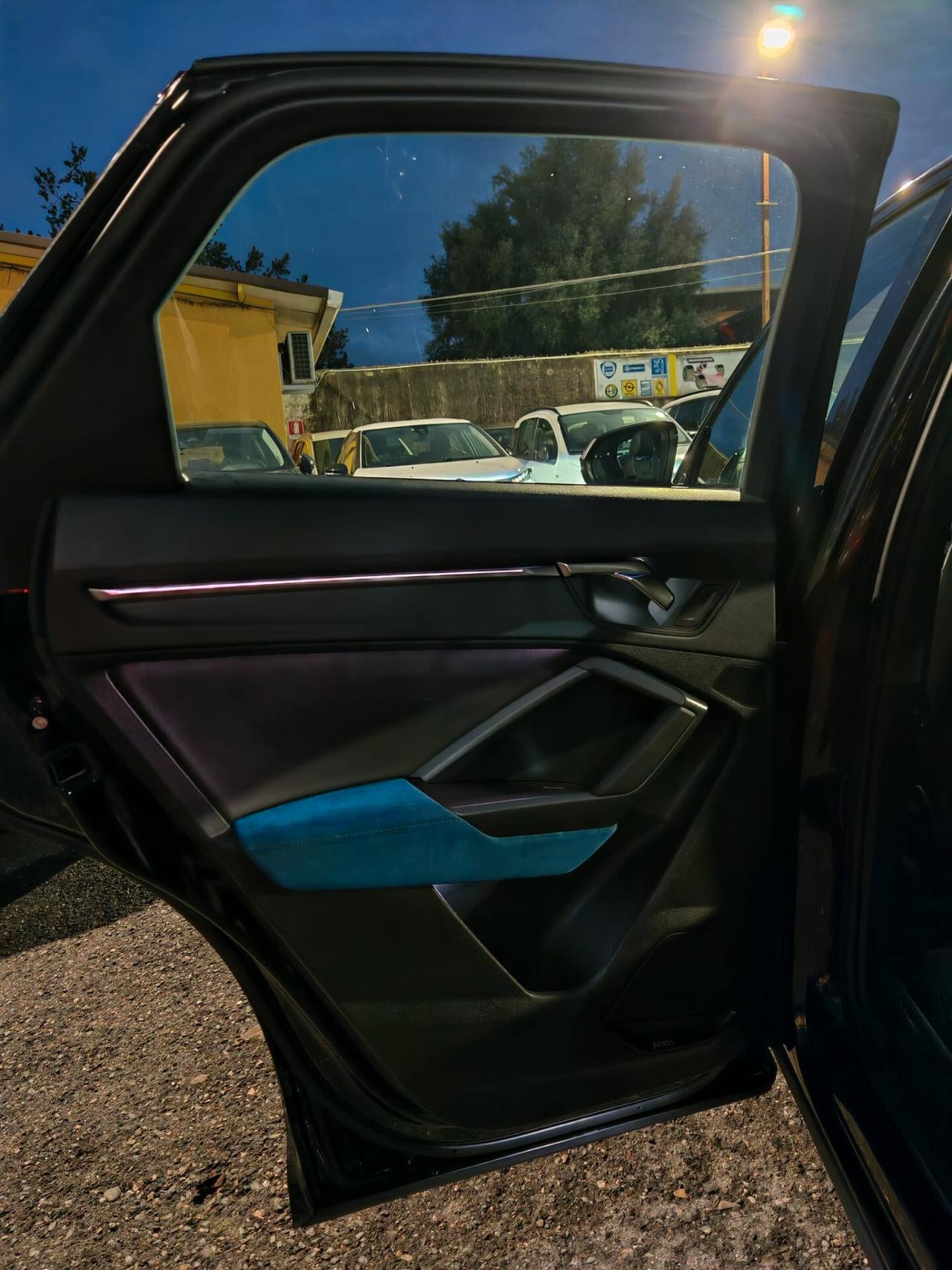 Audi Q3 SPB 40 TDI quattro S tronic line edition Total black