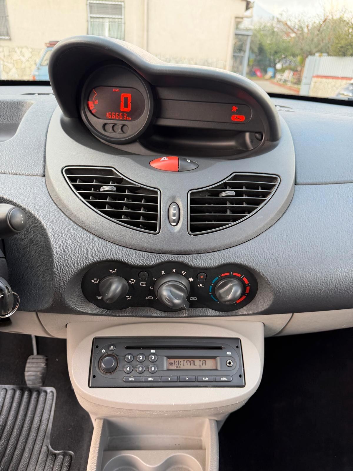 Renault Twingo 1.2 8V Dynamique-2010