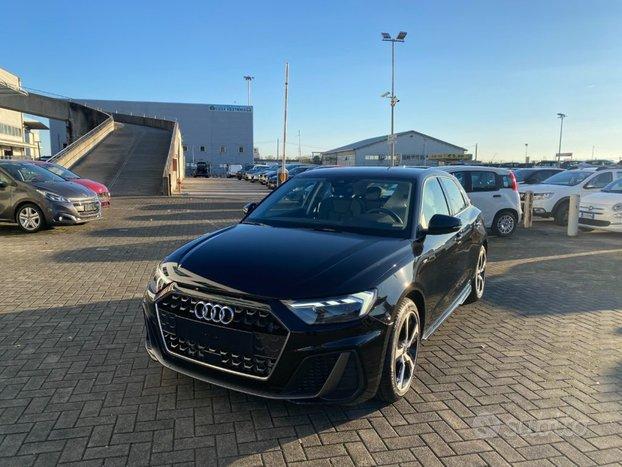 AUDI A1 SPB 30 TFSI Identity Black EDITION