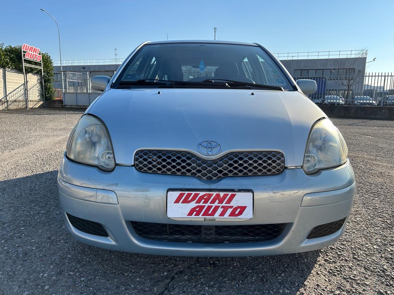 Toyota Yaris 1.0i 16V cat 5 porte Sol, ADATTA A NEOPATENTATI