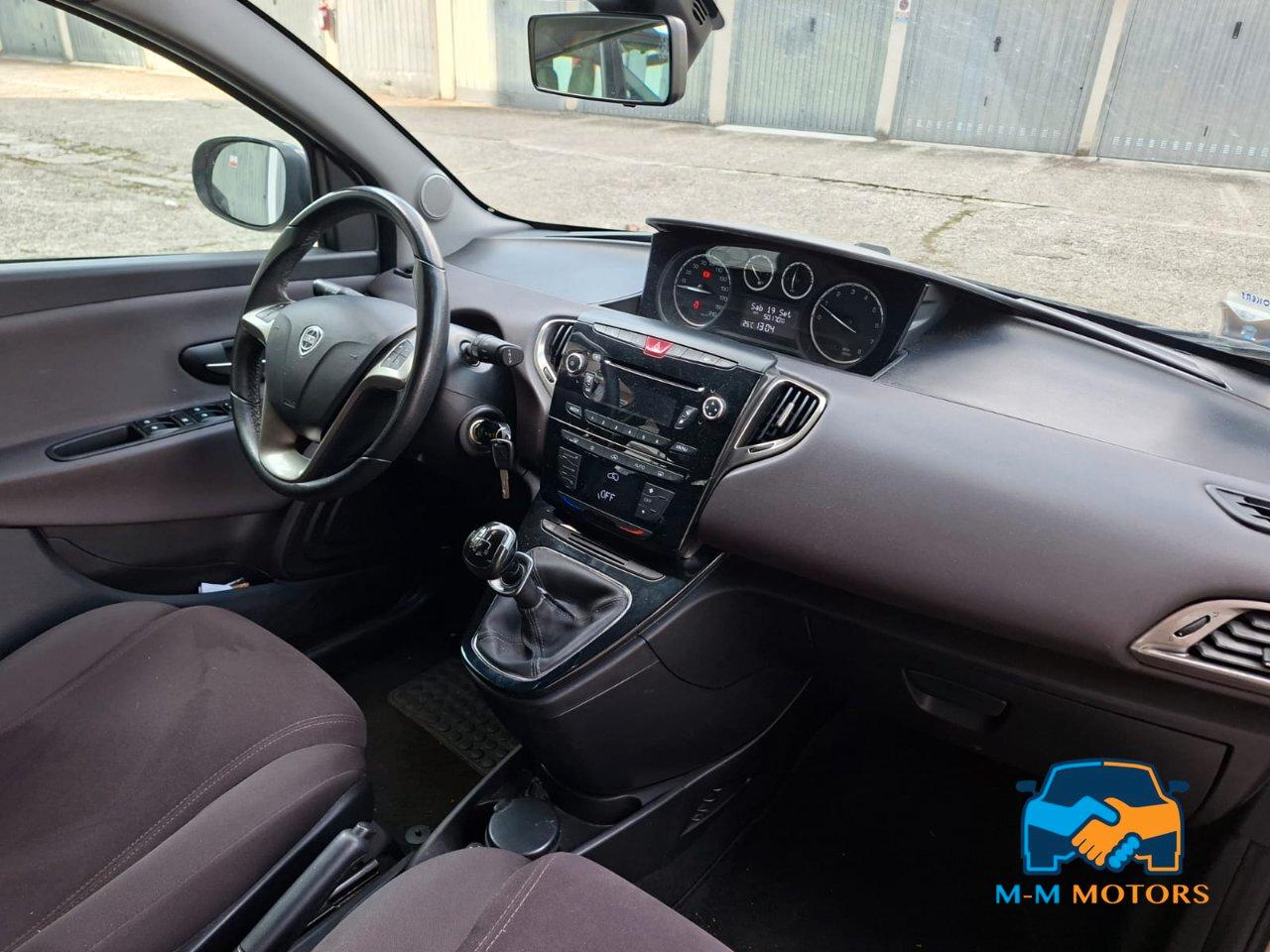 Lancia Ypsilon 5 Porte Ypsilon 1.2 8v Platinum 69cv E6
