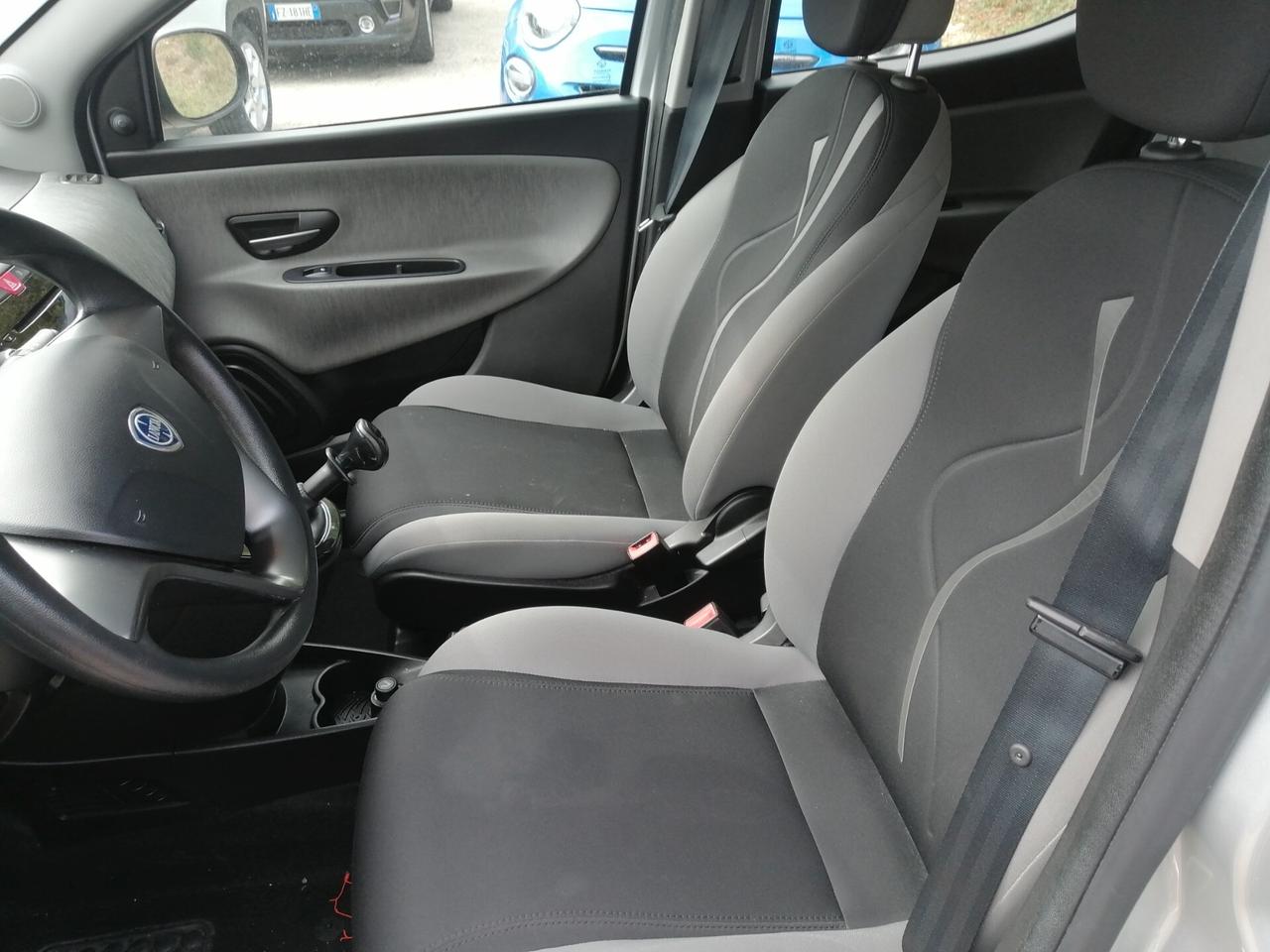 Lancia Ypsilon 1.2 69 CV 5 P GPL Ecochic