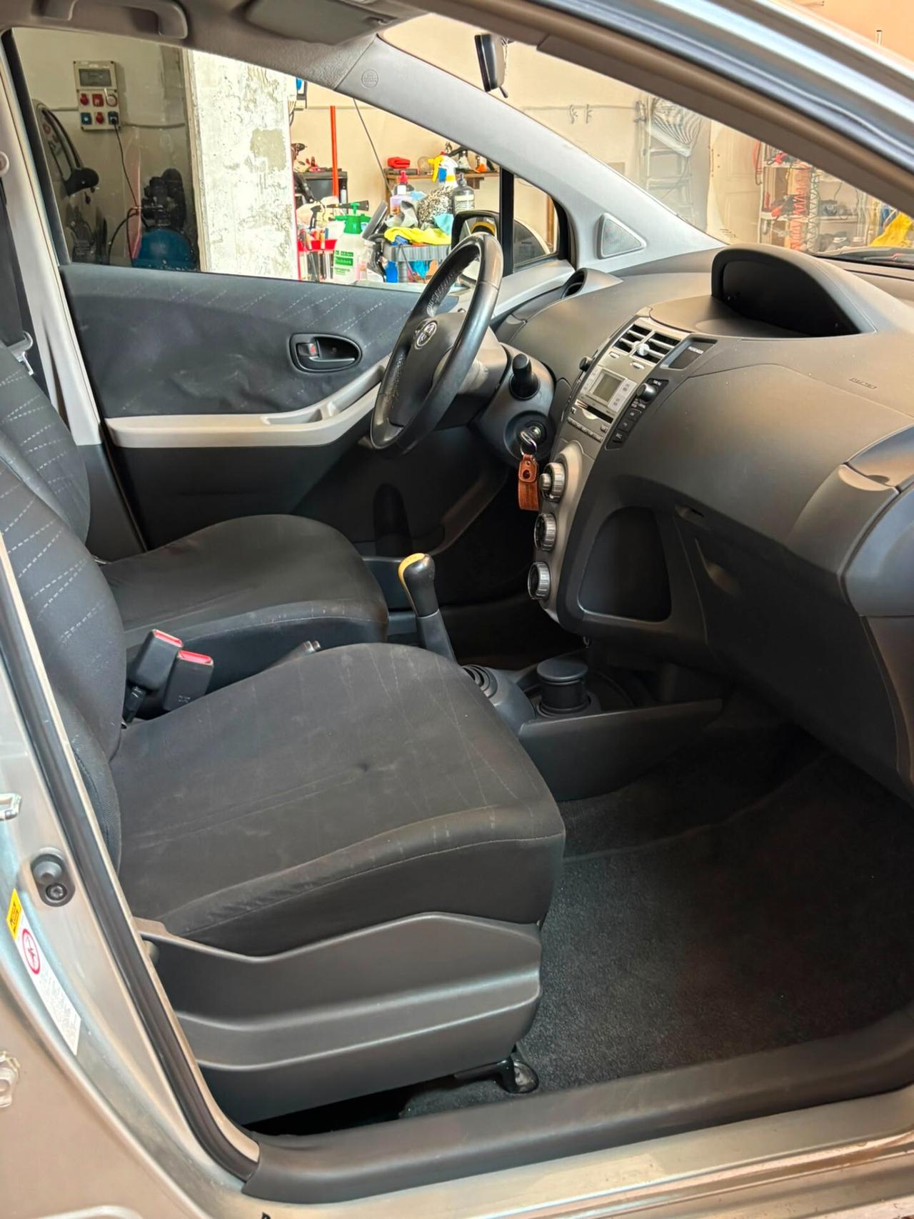 Toyota Yaris 1.0 5 porte Sol