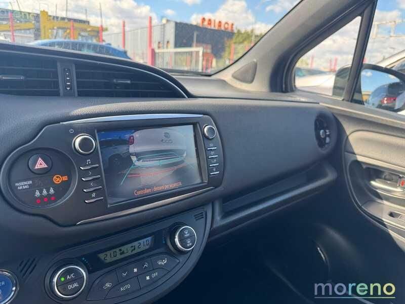 Toyota Yaris 1.5 hybrid Trend White Edition