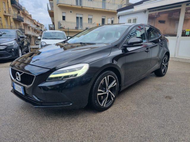 VOLVO V40 Plus