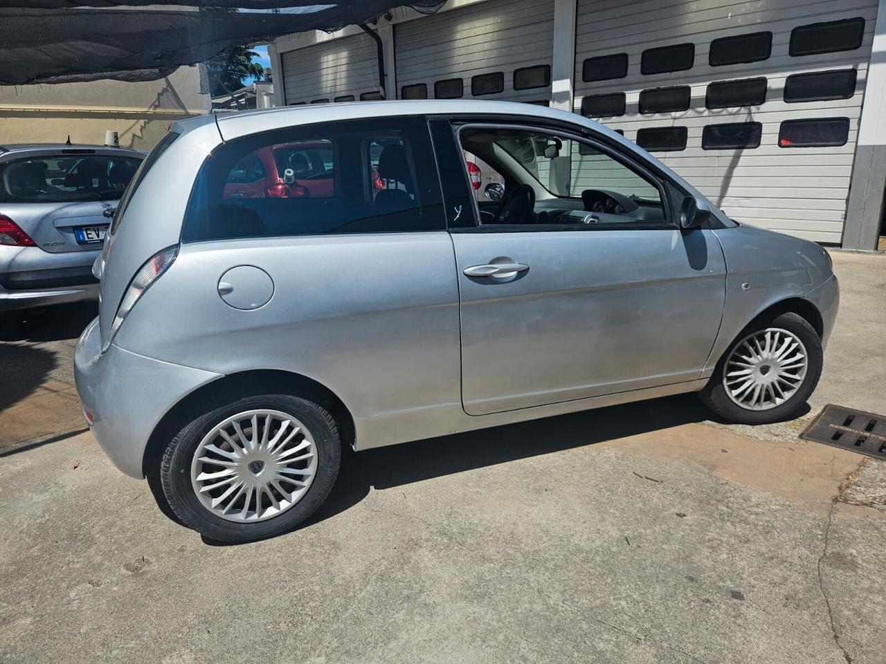 Lancia Ypsilon 1.2 Oro