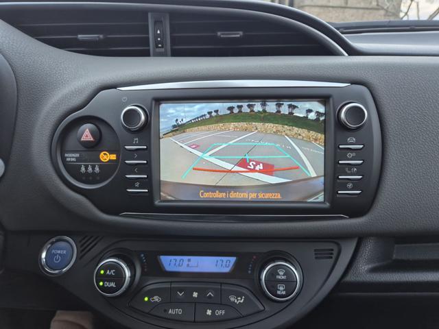 TOYOTA Yaris 1.5 Hybrid 5 porte Business