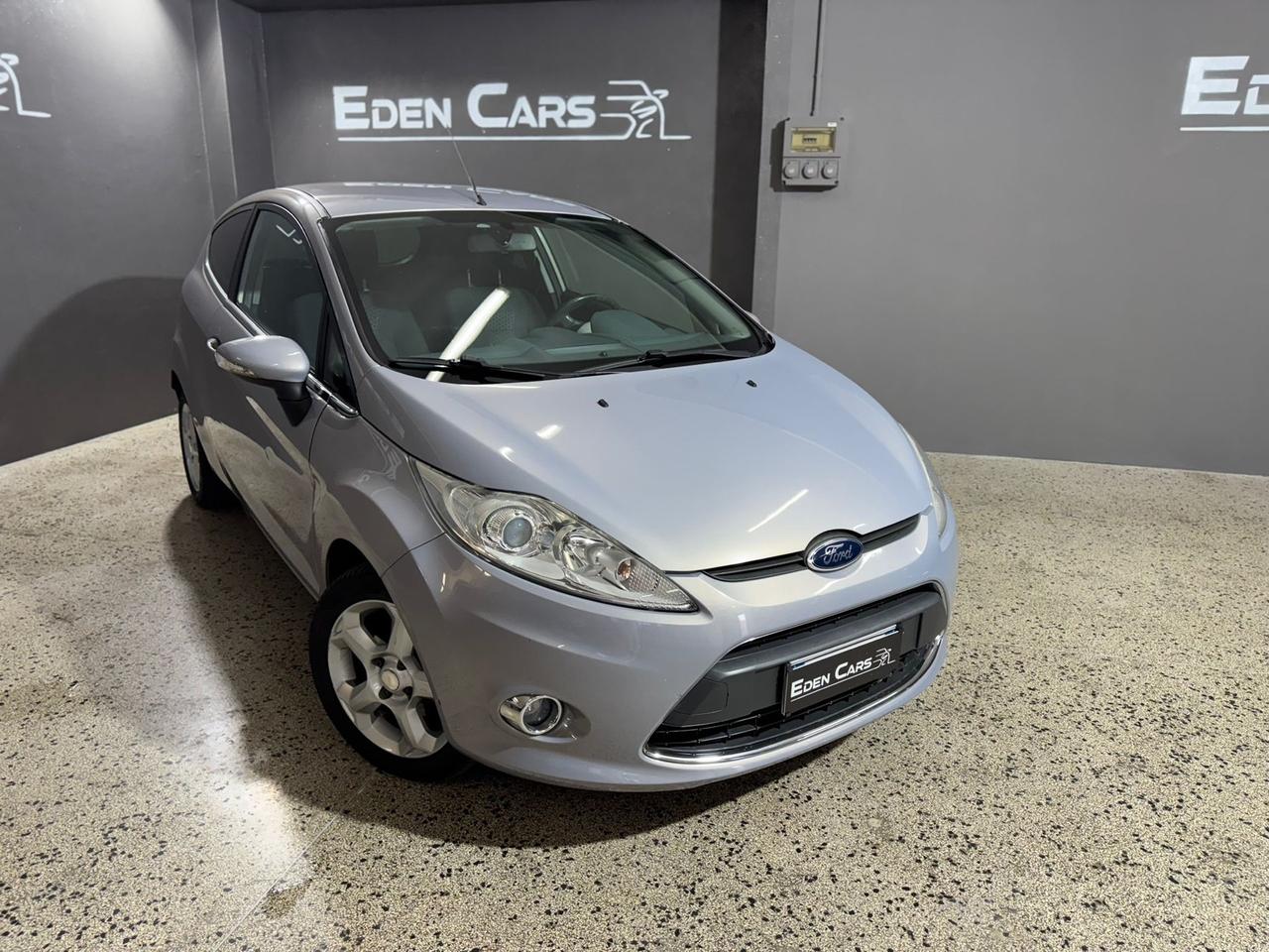 Ford Fiesta 1.4 TDCi 70CV 3 porte Titanium PER NEOPATENTATI