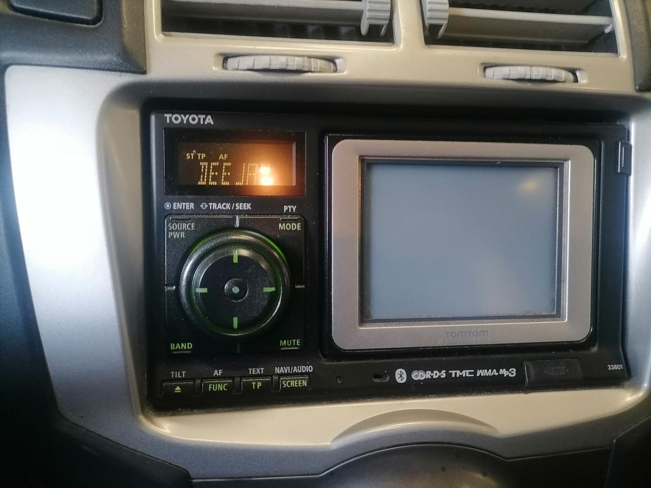 Toyota Yaris 1.0 5 porte Luxury Pack