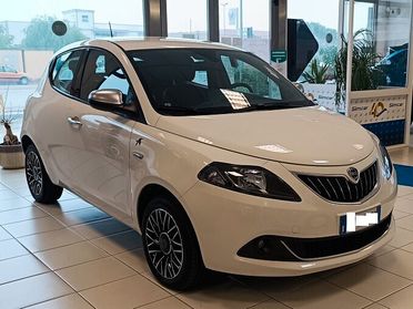 Lancia Ypsilon 1.0 FireFly 5 porte S&S Hybrid Alberta Ferretti