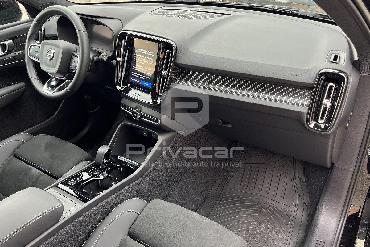 VOLVO XC40 B3 automatico Plus Dark