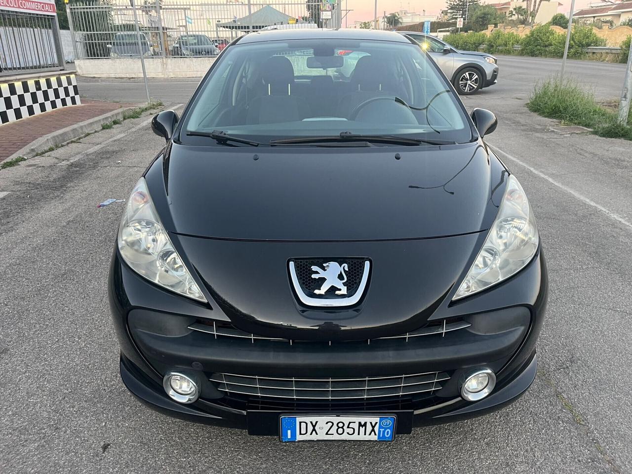 Peugeot 207 1.4 8V X Line - 2009