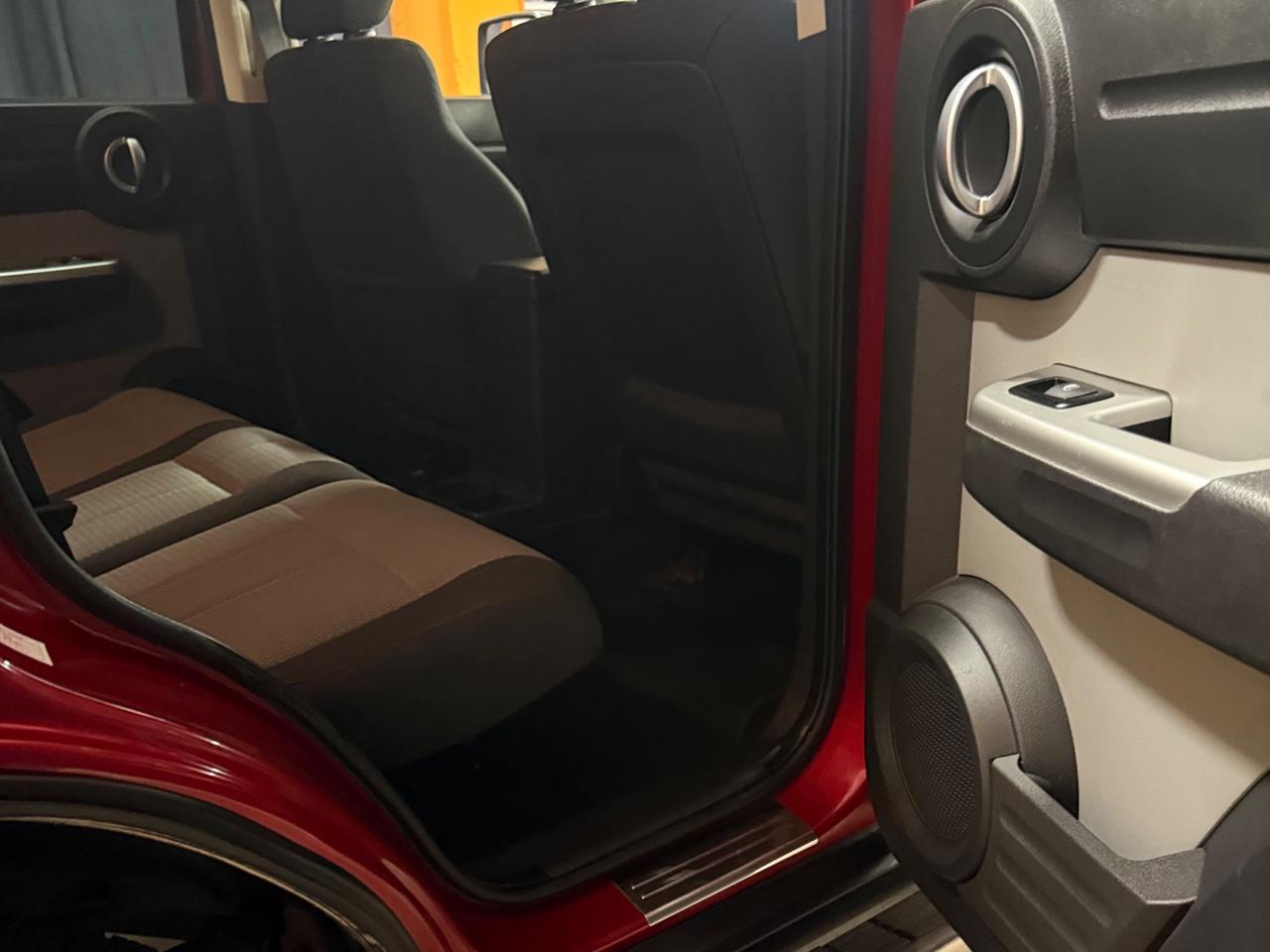 STRAORDINARIO DODGE NITRO 4×4 CON CAMBIO MANUALE