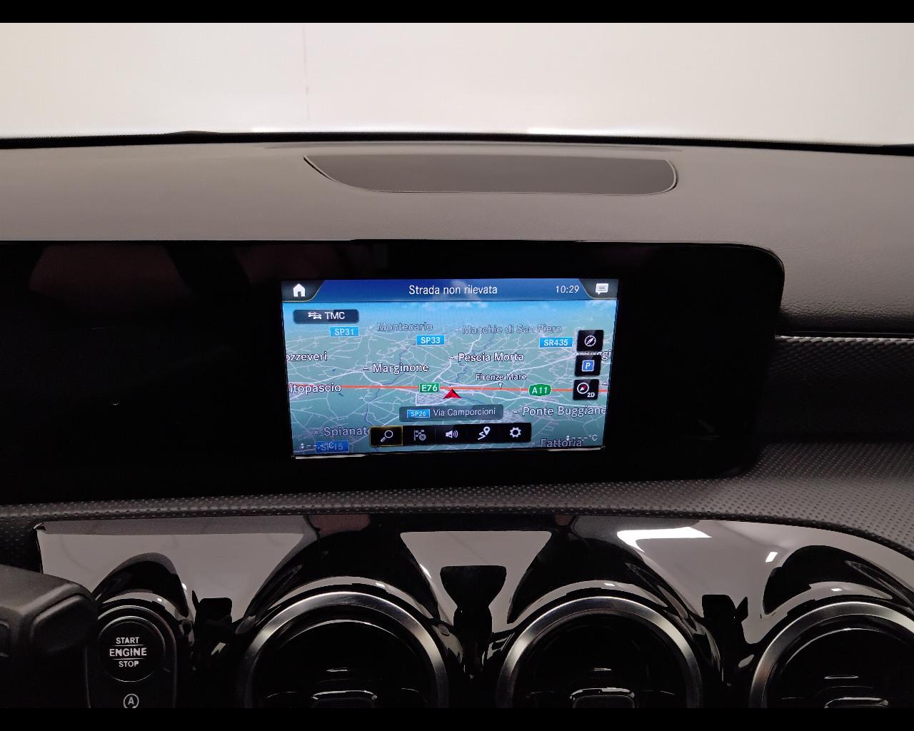 Mercedes-Benz Classe A - W177 2018 - A 180 d Sport auto
