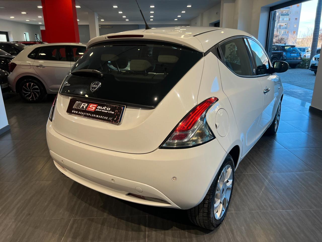 Lancia Ypsilon 1.2 69 CV 5p. GPL Ecochic Gold