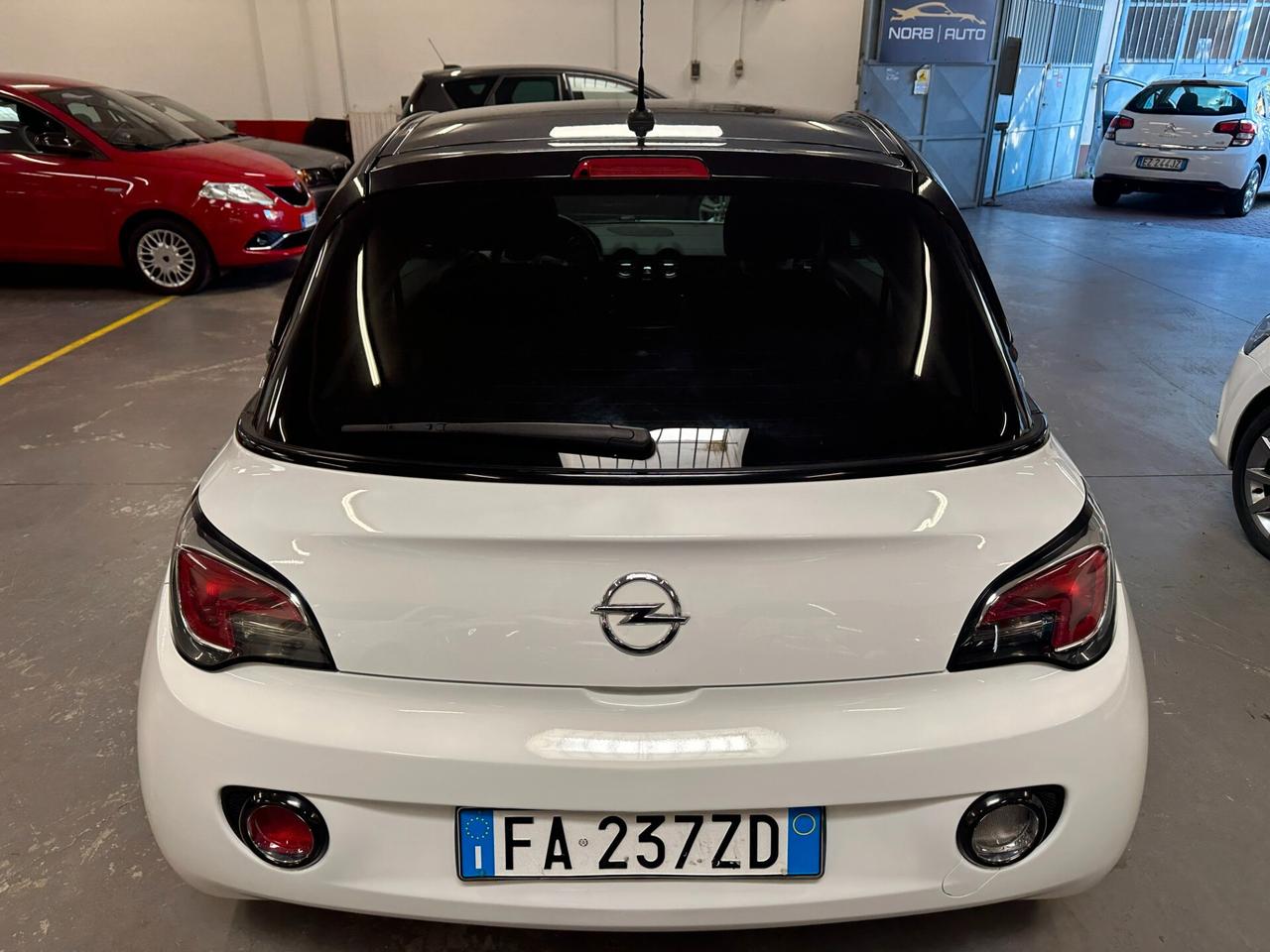 Opel Adam 1.2 70 CV Jam