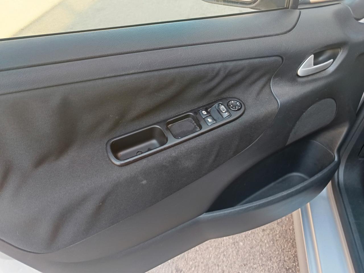 Peugeot 207 1.4 HDi 70CV FAP 5p. XS