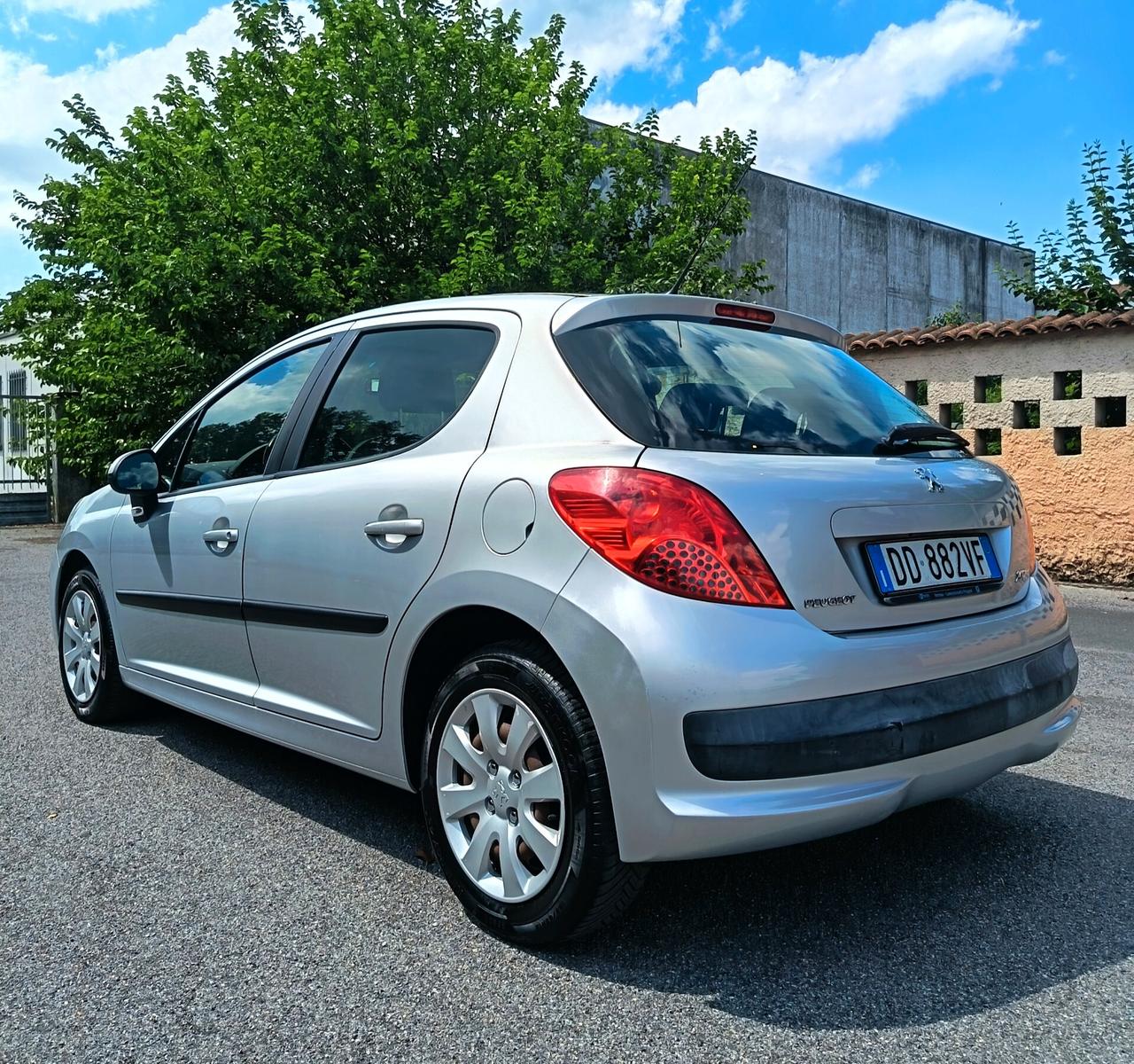 Peugeot 207 1.4 HDi 70CV 5p. X Line