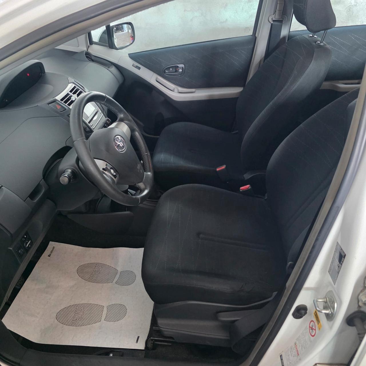 Toyota YARIS 1.0 BENZINA